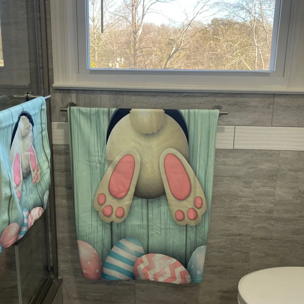 *NWT Easter Eggs Bunny Tail bath Towels Set